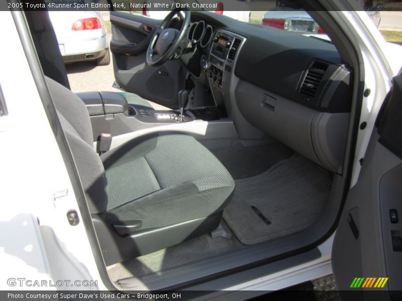 Natural White / Dark Charcoal 2005 Toyota 4Runner Sport Edition 4x4