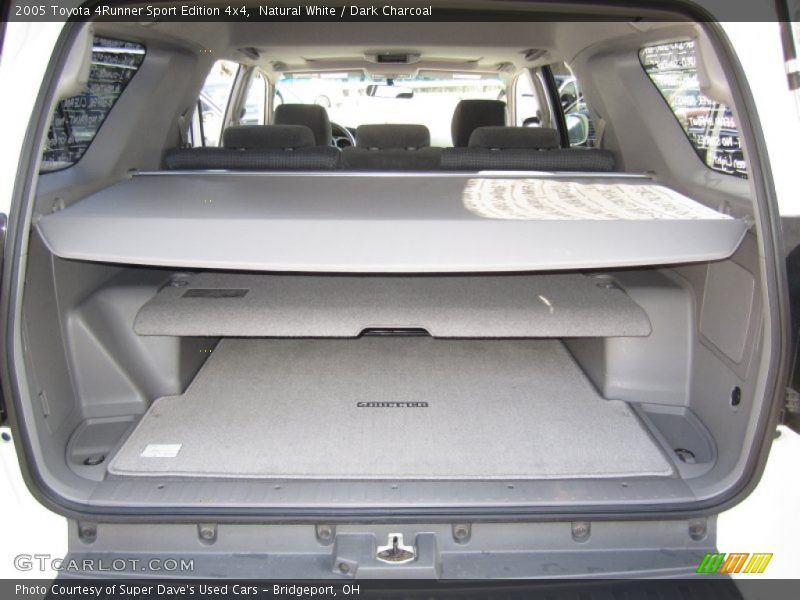 Natural White / Dark Charcoal 2005 Toyota 4Runner Sport Edition 4x4