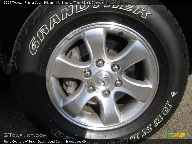 Natural White / Dark Charcoal 2005 Toyota 4Runner Sport Edition 4x4
