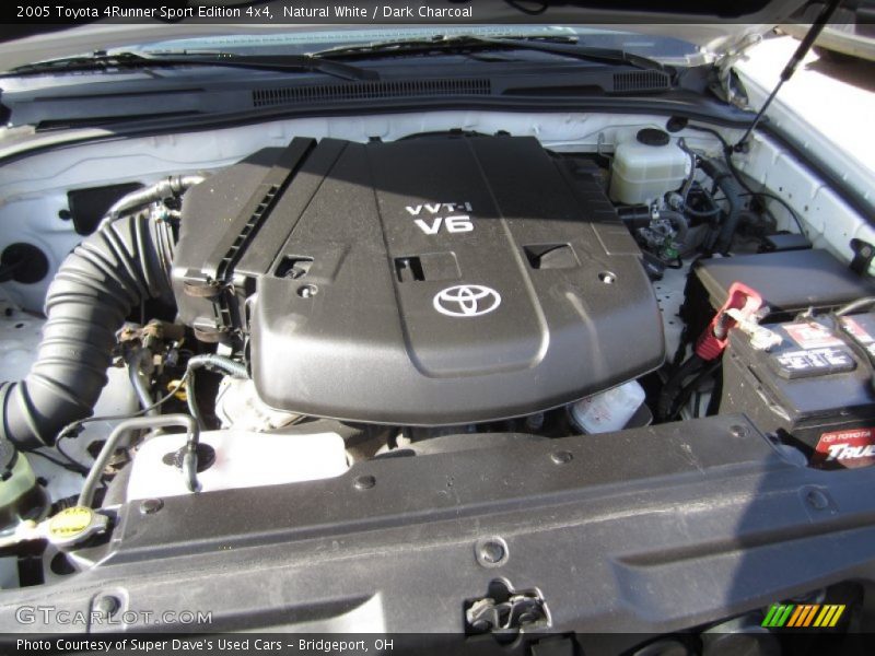 Natural White / Dark Charcoal 2005 Toyota 4Runner Sport Edition 4x4