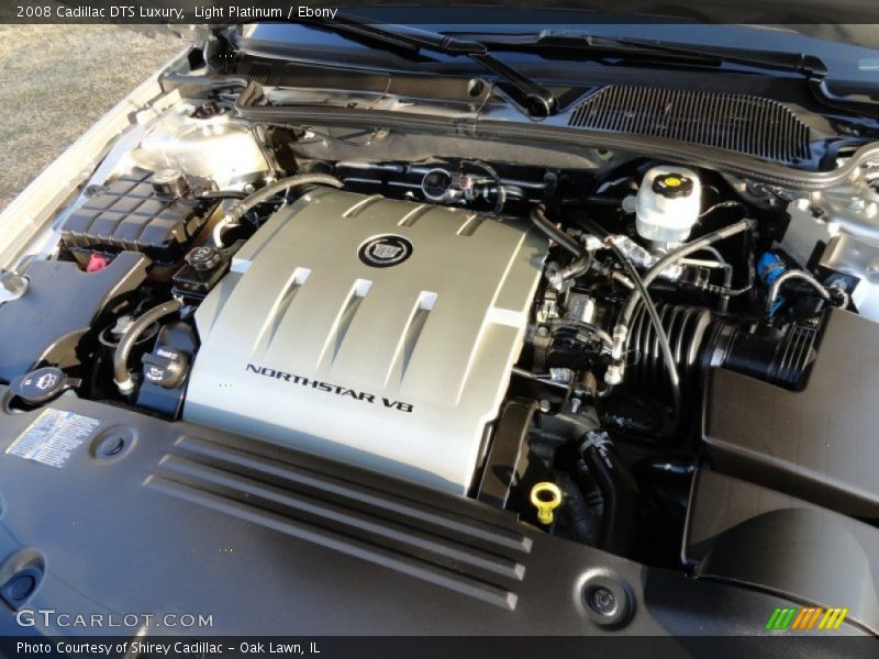 Light Platinum / Ebony 2008 Cadillac DTS Luxury