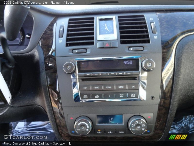 Light Platinum / Ebony 2008 Cadillac DTS Luxury