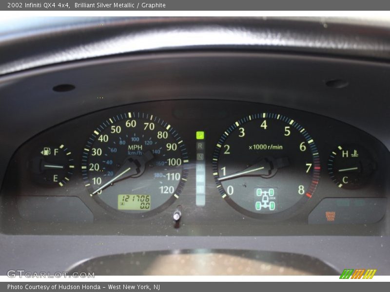 Brilliant Silver Metallic / Graphite 2002 Infiniti QX4 4x4