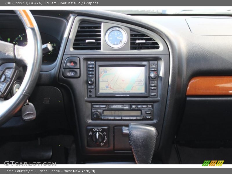 Brilliant Silver Metallic / Graphite 2002 Infiniti QX4 4x4