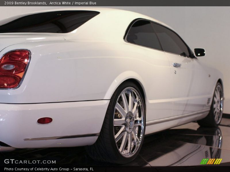 Arctica White / Imperial Blue 2009 Bentley Brooklands