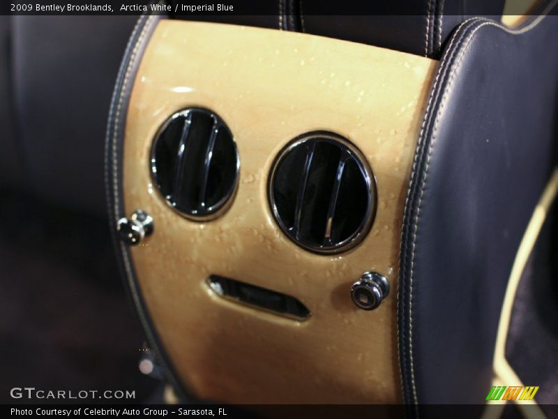 Arctica White / Imperial Blue 2009 Bentley Brooklands