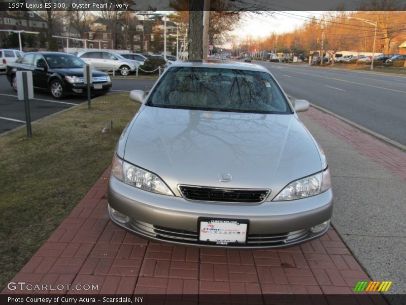 Oyster Pearl / Ivory 1997 Lexus ES 300