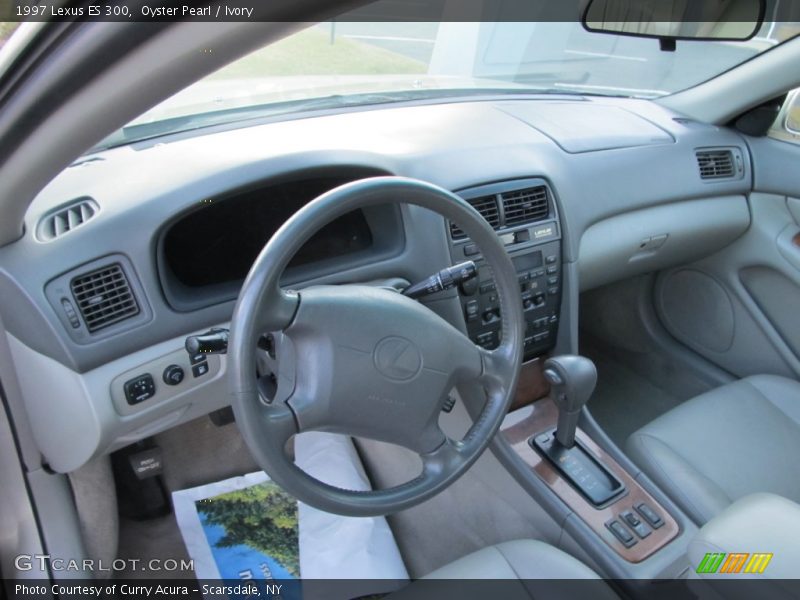 Oyster Pearl / Ivory 1997 Lexus ES 300