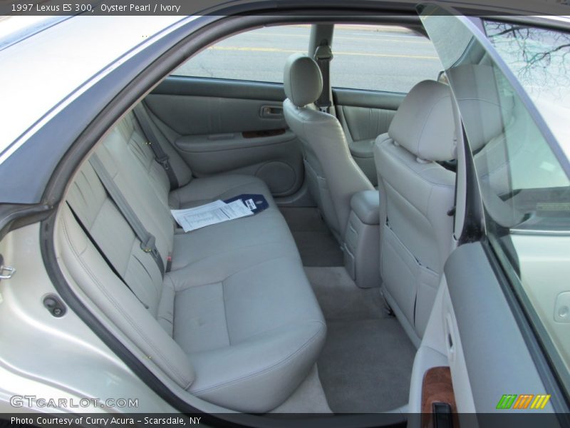 Oyster Pearl / Ivory 1997 Lexus ES 300