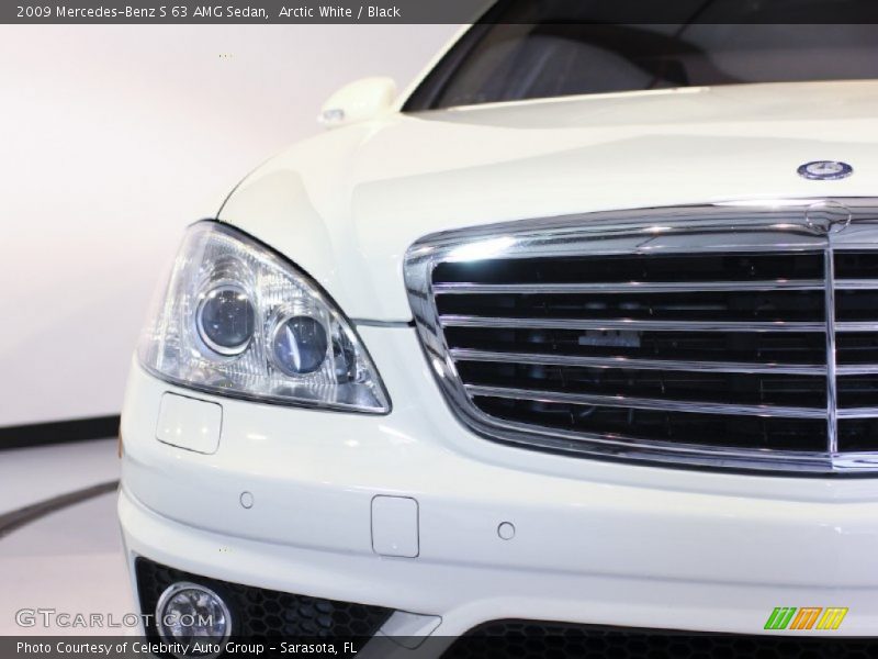 Arctic White / Black 2009 Mercedes-Benz S 63 AMG Sedan