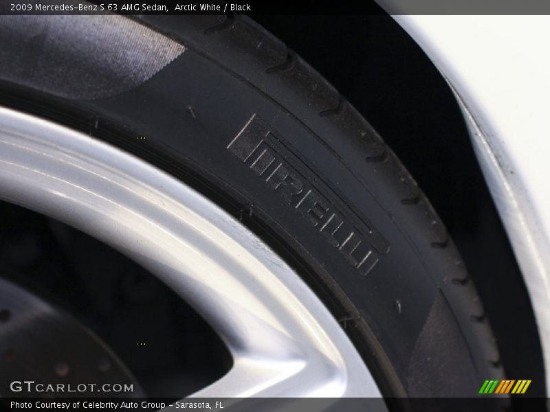 Arctic White / Black 2009 Mercedes-Benz S 63 AMG Sedan