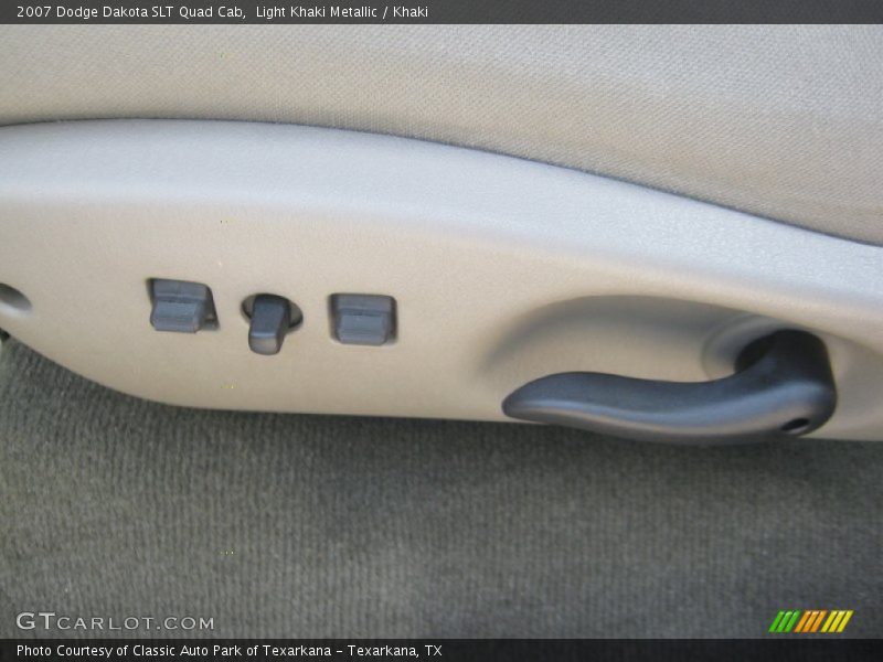 Light Khaki Metallic / Khaki 2007 Dodge Dakota SLT Quad Cab