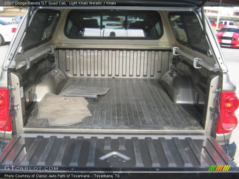 Light Khaki Metallic / Khaki 2007 Dodge Dakota SLT Quad Cab