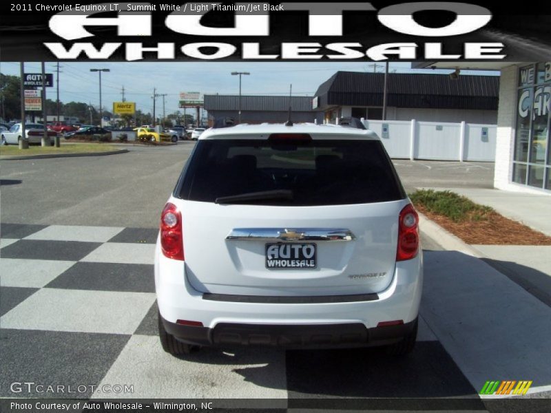 Summit White / Light Titanium/Jet Black 2011 Chevrolet Equinox LT
