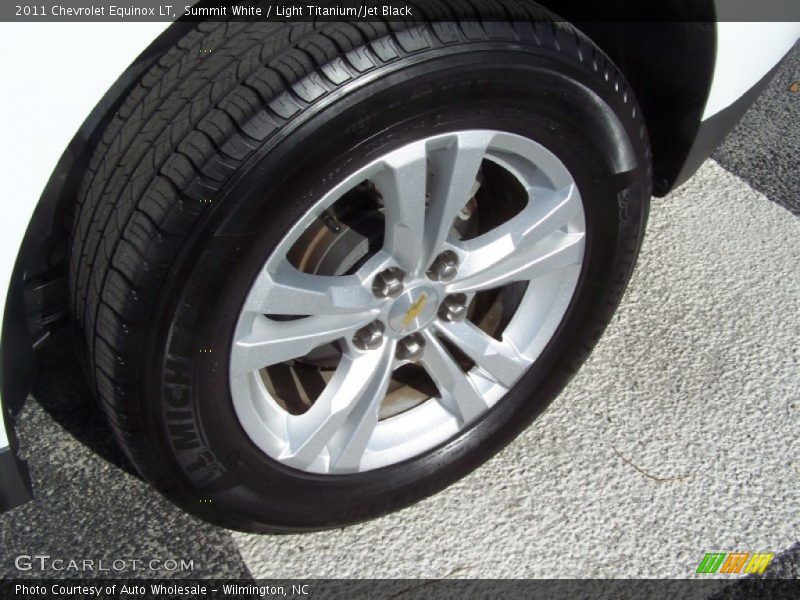 Summit White / Light Titanium/Jet Black 2011 Chevrolet Equinox LT