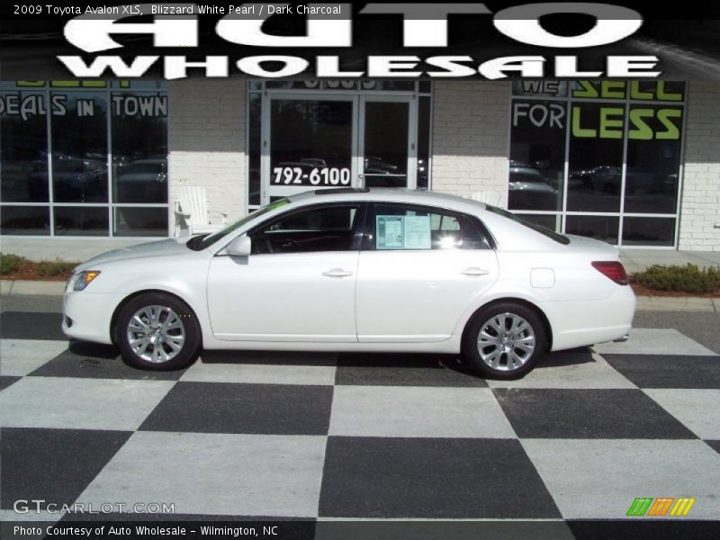 Blizzard White Pearl / Dark Charcoal 2009 Toyota Avalon XLS
