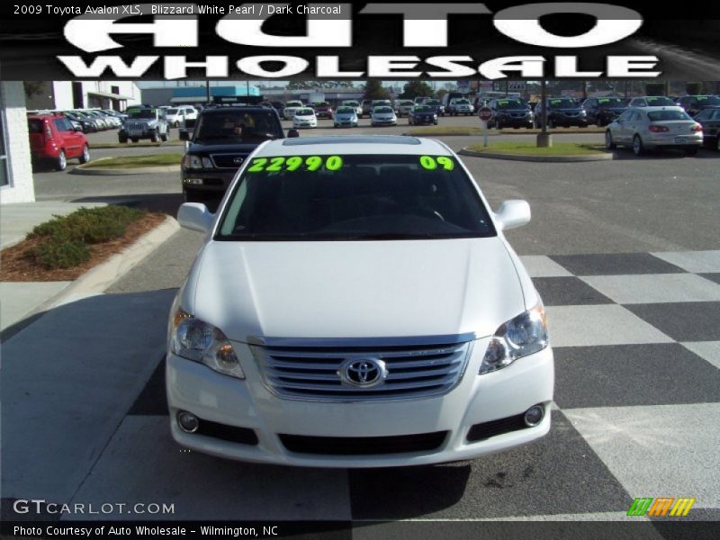 Blizzard White Pearl / Dark Charcoal 2009 Toyota Avalon XLS