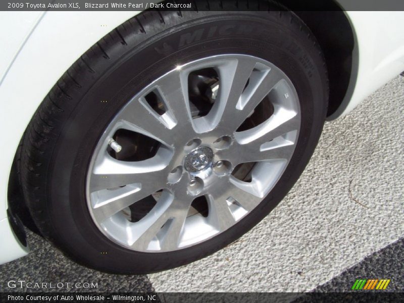 Blizzard White Pearl / Dark Charcoal 2009 Toyota Avalon XLS