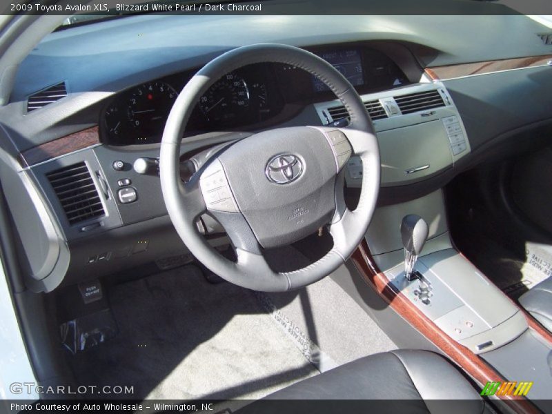 Blizzard White Pearl / Dark Charcoal 2009 Toyota Avalon XLS