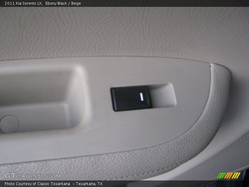 Ebony Black / Beige 2011 Kia Sorento LX