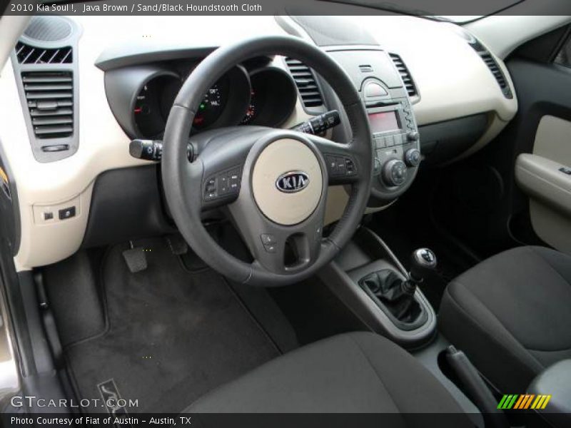  2010 Soul ! Sand/Black Houndstooth Cloth Interior