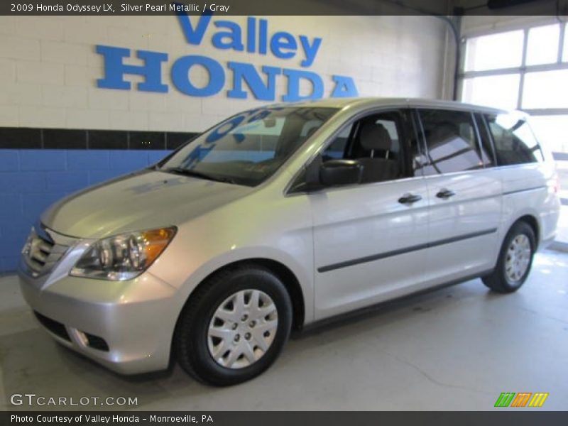 Silver Pearl Metallic / Gray 2009 Honda Odyssey LX