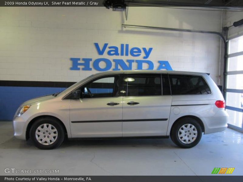 Silver Pearl Metallic / Gray 2009 Honda Odyssey LX