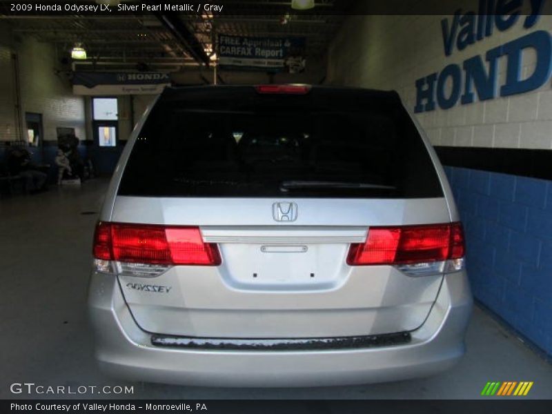 Silver Pearl Metallic / Gray 2009 Honda Odyssey LX