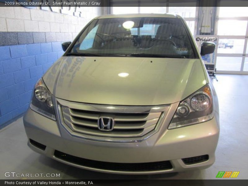 Silver Pearl Metallic / Gray 2009 Honda Odyssey LX