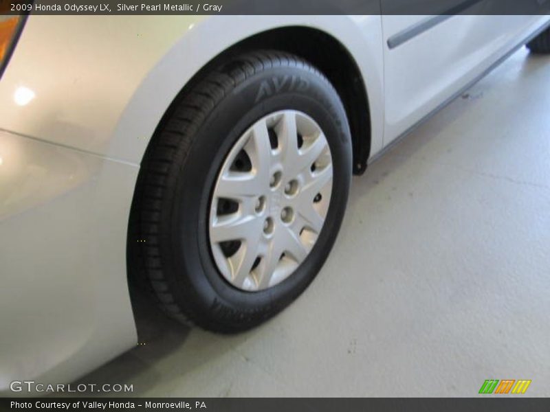 Silver Pearl Metallic / Gray 2009 Honda Odyssey LX