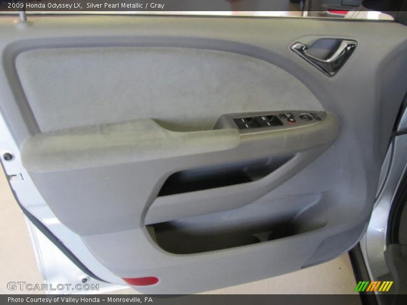 Silver Pearl Metallic / Gray 2009 Honda Odyssey LX