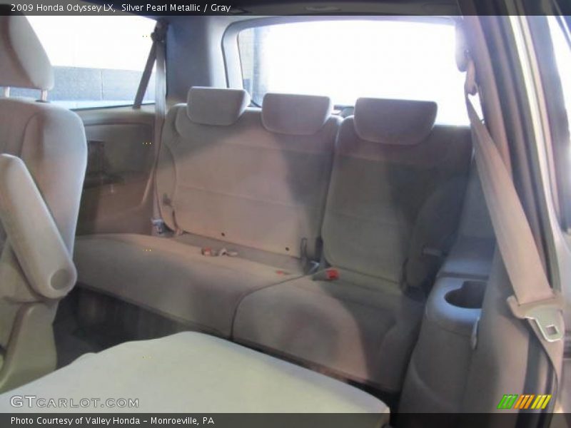 Silver Pearl Metallic / Gray 2009 Honda Odyssey LX