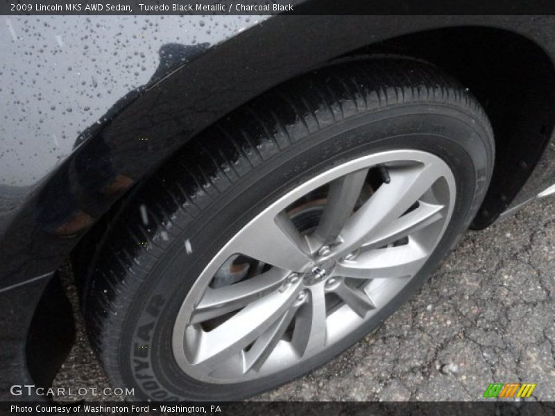 Tuxedo Black Metallic / Charcoal Black 2009 Lincoln MKS AWD Sedan