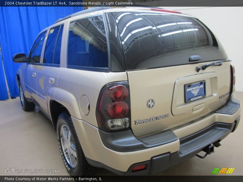 Sandstone Metallic / Light Cashmere 2004 Chevrolet TrailBlazer LT 4x4