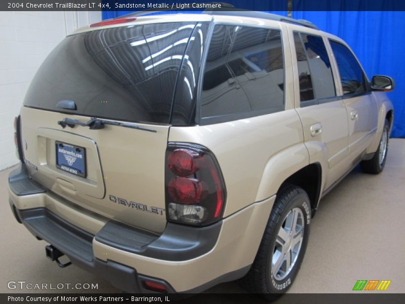 Sandstone Metallic / Light Cashmere 2004 Chevrolet TrailBlazer LT 4x4