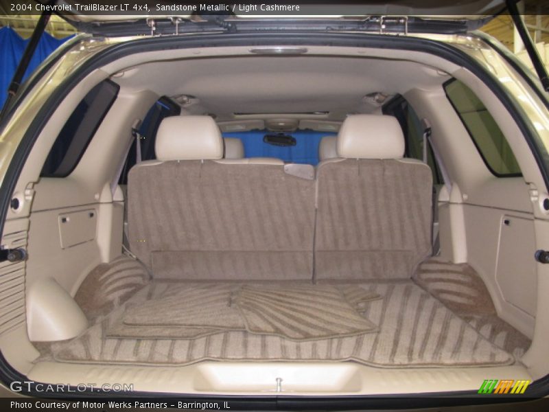 Sandstone Metallic / Light Cashmere 2004 Chevrolet TrailBlazer LT 4x4