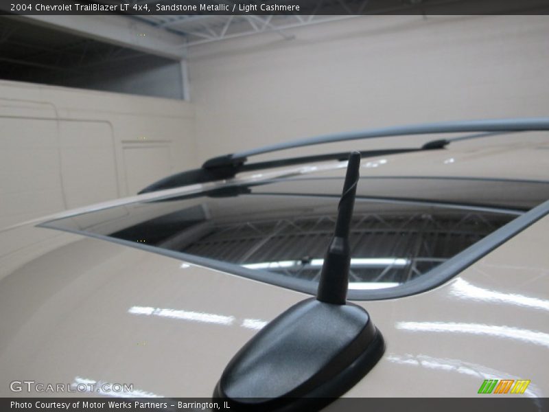 Sandstone Metallic / Light Cashmere 2004 Chevrolet TrailBlazer LT 4x4