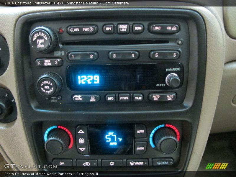 Sandstone Metallic / Light Cashmere 2004 Chevrolet TrailBlazer LT 4x4