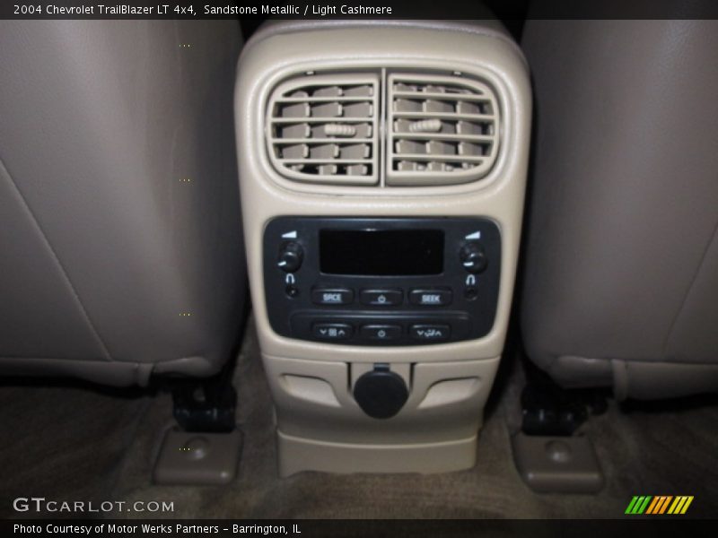 Sandstone Metallic / Light Cashmere 2004 Chevrolet TrailBlazer LT 4x4