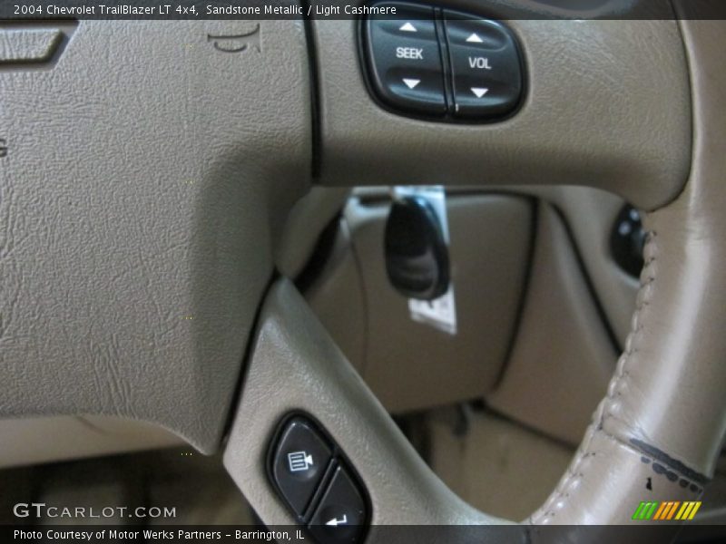 Sandstone Metallic / Light Cashmere 2004 Chevrolet TrailBlazer LT 4x4