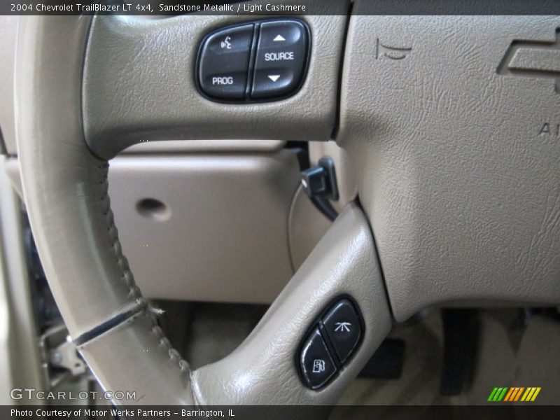 Sandstone Metallic / Light Cashmere 2004 Chevrolet TrailBlazer LT 4x4
