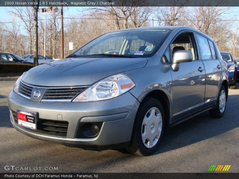 Magnetic Gray / Charcoal 2009 Nissan Versa 1.8 S Hatchback