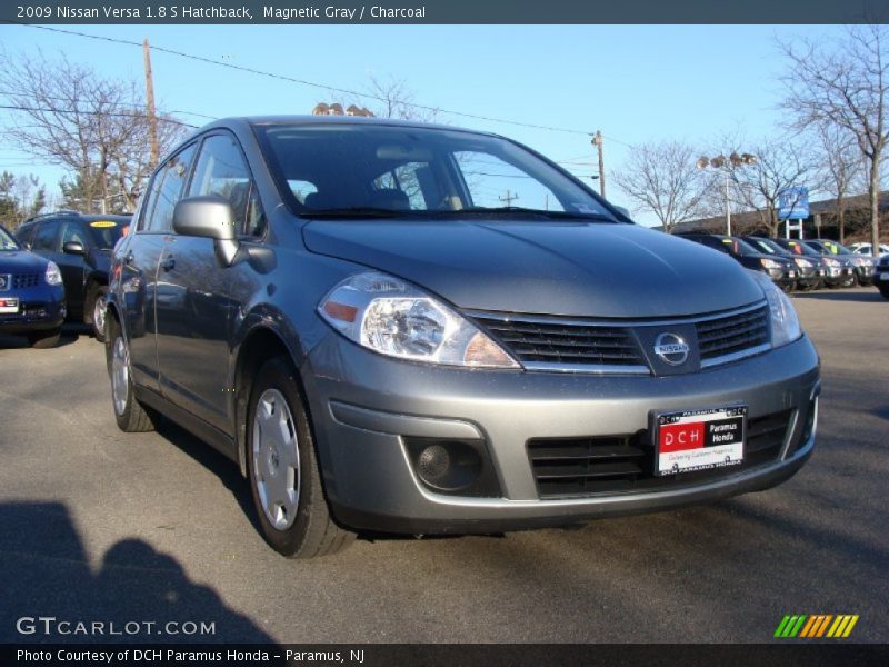 Magnetic Gray / Charcoal 2009 Nissan Versa 1.8 S Hatchback
