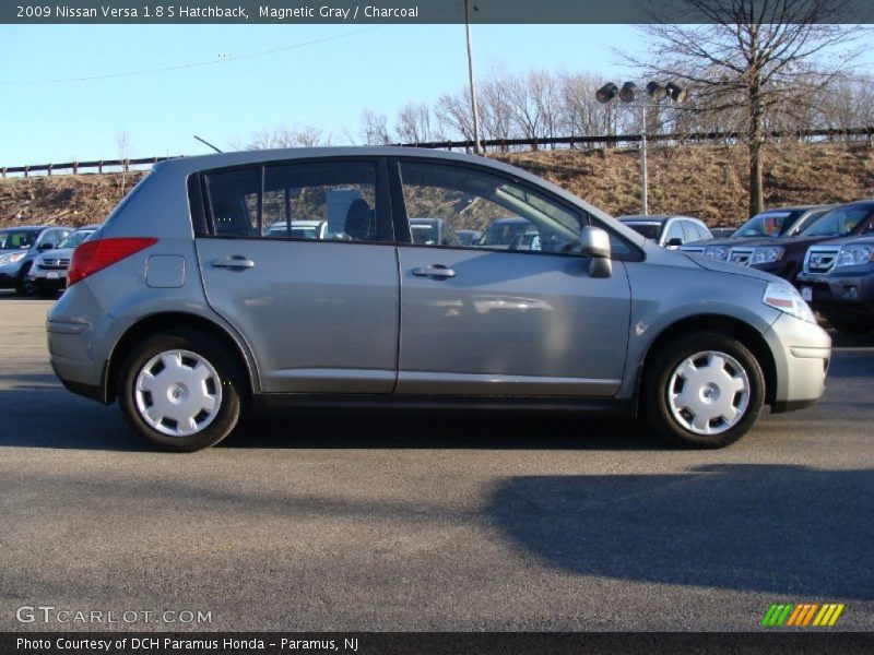 Magnetic Gray / Charcoal 2009 Nissan Versa 1.8 S Hatchback