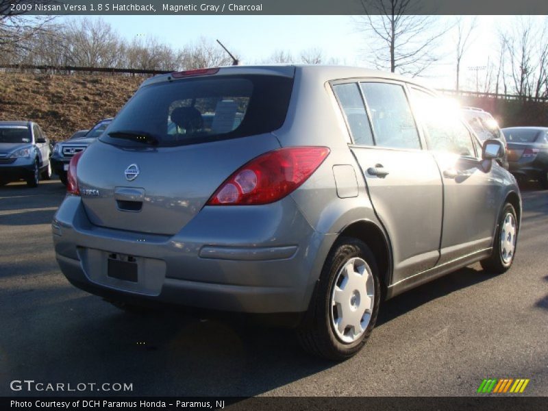 Magnetic Gray / Charcoal 2009 Nissan Versa 1.8 S Hatchback