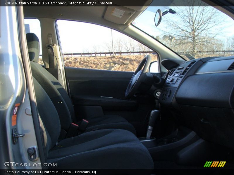Magnetic Gray / Charcoal 2009 Nissan Versa 1.8 S Hatchback
