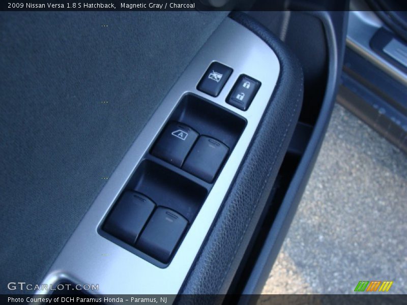 Magnetic Gray / Charcoal 2009 Nissan Versa 1.8 S Hatchback