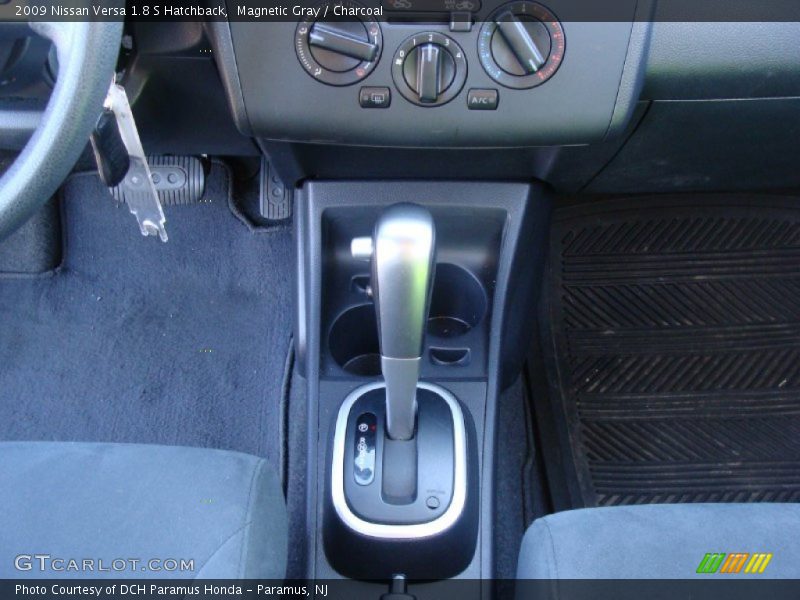 Magnetic Gray / Charcoal 2009 Nissan Versa 1.8 S Hatchback