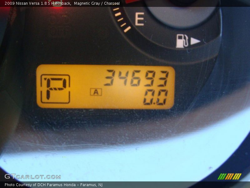 Magnetic Gray / Charcoal 2009 Nissan Versa 1.8 S Hatchback