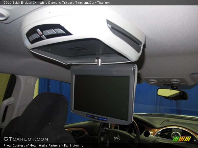 White Diamond Tricoat / Titanium/Dark Titanium 2011 Buick Enclave CX